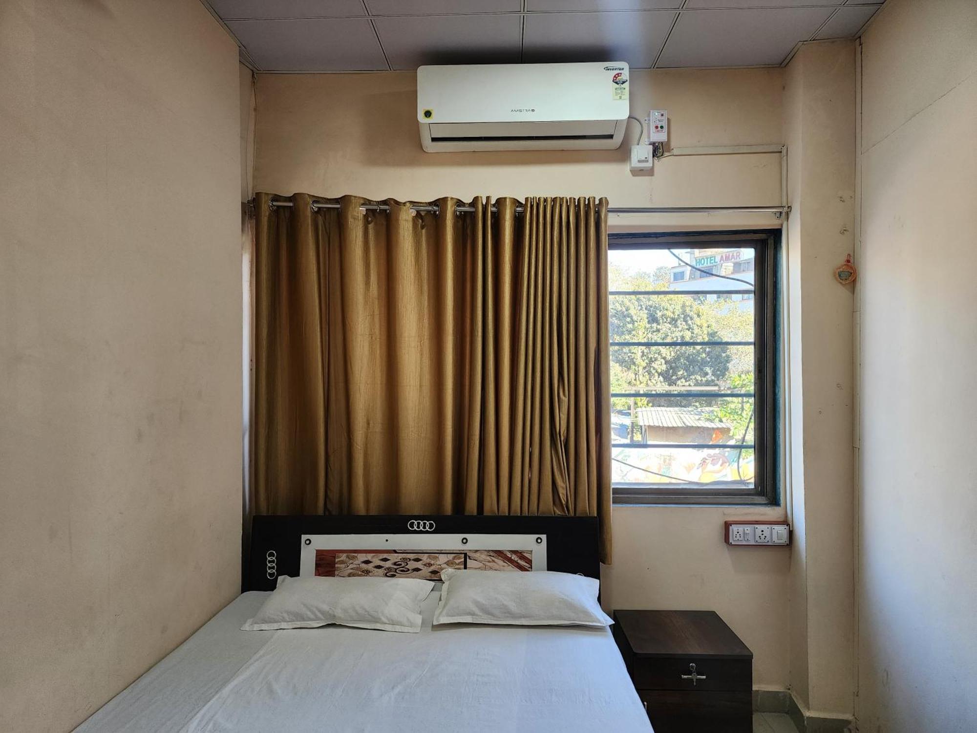 Hotel Diamond Ac Dormitory And Guest House Surat Bagian luar foto